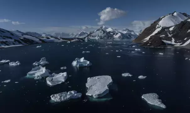 Melting icebergs on Horseshoe Island. Warm water on the western side of Antarctica has been melting ice, whereas in the east the water is colder. (Credit: Anadolu Agency/Getty Images)