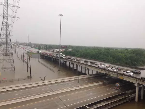 Cars turning traffic back on Beltway 8 near Hardy Toll Road. Photo: @DougMillerKHOU, Twitter